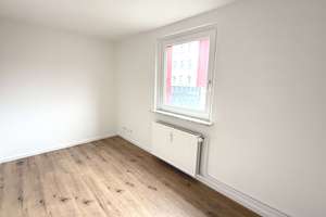 Charmante 3-Zimmer-Wohnung inklusive Mietergarten und EBK – Sudetenweg 25, 38448 Vorsfelde, Wolfsburg – Vorschaubild 2