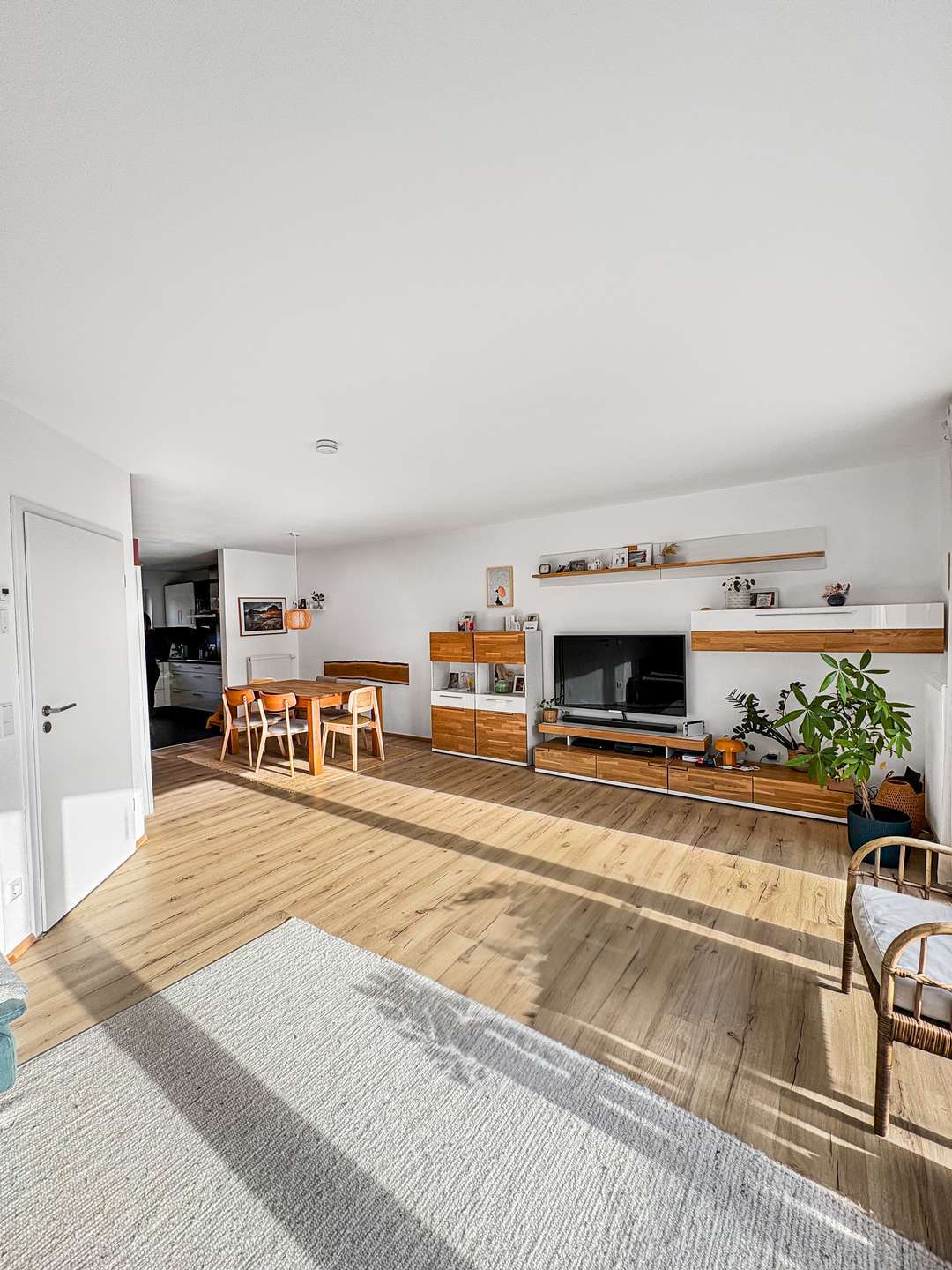 Immobilie in Wettstetten - Stilvolles Reihenmittelhaus mit Energieeffizienzklasse A, 157 m² Wohnfläche und sonniger Terrasse - Bild 1