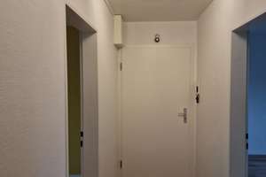 Modernisierte DG-Wohnung mit drei Zimmern und Einbauküche in Mannheim-Seckenheim – Lahrer Straße 12, 68239 Seckenheim, Mannheim – Vorschaubild 2