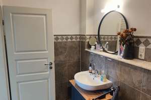 Sehr ruhige 2-Raum-Wohnung in wunderschöner Jugendstilvilla in Magdeburg-Sudenburg – Klausenerstraße 41b, 39112 Sudenburg, Magdeburg – Vorschaubild 9