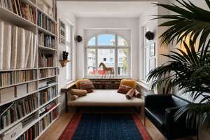 Klassische Altbauwohnung in Bestlage I 3 - Zimmer I 122 m I Westloggia I Wohnküche I Aufzug I Keller