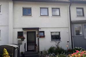 Familienfreundliches Reihenmittelhaus mit Garten und Garage – Die vollständige Adresse der Immobilie erhältst du vom Anbieter., 72525 Münsingen – Vorschaubild 1