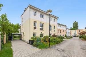Wohnen nahe der Havel: Doppelhaushälfte mit Platz für die Familie – Die vollständige Adresse der Immobilie erhältst du vom Anbieter., 13587 Hakenfelde, Berlin – Vorschaubild 1