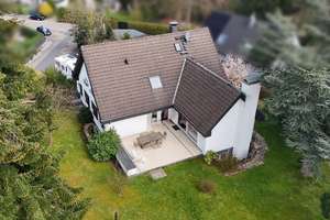 Großzügiges Ein- bis Zweifamilienhaus mit Doppelgarage in bester Lage der Solinger-S – Die vollständige Adresse der Immobilie erhältst du vom Anbieter., 42657 Burg/Höhscheid, Solingen – Vorschaubild 2