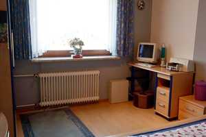 Gepflegtes 6-Zimmer-Einfamilienhaus mit wunderschönem Garten, Kamin und Garage! – Wesermarsch (Kreis) – Vorschaubild 3