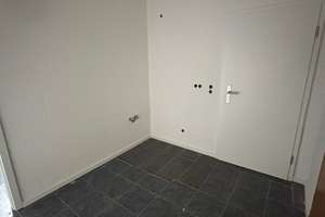 Frisch renovierte 1,5-Zimmer-Wohnung mit 30 m²  und Terrasse in Köln-Mülheim – Berliner Straße 211, 51063 Mülheim (Ortsteil), Köln – Vorschaubild 3