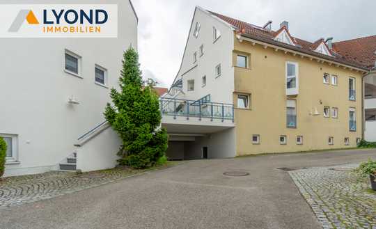 Gepflegte Etagenwohnung im 2. OG mit Südbalkon und Tiefgaragenstellplatz sucht neuen Besitzer!