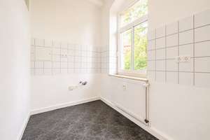 Frisch renovierte 2-RW im 1. OG* sonniger Balkon* Bad mit Dusche*  Keller* zentrale Lage* PKW-SP* – Hülßestraße 15, 1237 Reick, Dresden – Vorschaubild 6