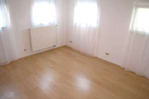FÜR 1 PERSON: SOUTERRAINWOHNUNG IN RUHIGER LAGE - RENOVIERT, SCHÖNES BAD, EBK, GARTENMITBENUTZUNG – Die vollständige Adresse der Immobilie erhältst du vom Anbieter., 76228 Grünwettersbach, Karlsruhe – Vorschaubild 8