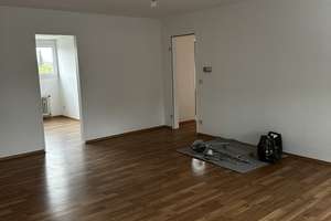 Gepflegte 2- Zimmer und 1-Zimmer Dachgeschosswohnung mit Balkon in zentraler Lage  von M'Gladb – Die vollständige Adresse der Immobilie erhältst du vom Anbieter., 41063 Am Wasserturm, Mönchengladbach – Vorschaubild 2