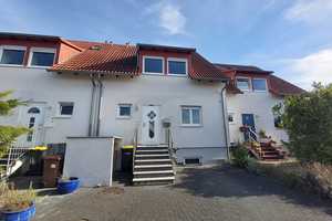 Schönes 5-Zimmer-Reihenmittelhaus mit Fußbodenheizung, EBK und Feldrandlage in Niddatal-Assenheim – Wetteraukreis – Vorschaubild 1