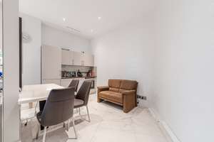 Luxuriös möbliertes Apartment mit Balkon und TG-Stellplatz in der Kameha Residence – Die vollständige Adresse der Immobilie erhältst du vom Anbieter., 40213 Altstadt, Düsseldorf – Vorschaubild 22