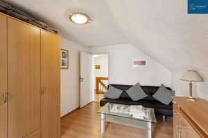Renovierungsbedürftiges Stadthaus mit Terrasse und Rheinblick in guter Lage in Köln-Niehl – Die vollständige Adresse der Immobilie erhältst du vom Anbieter., 50735 Niehl, Köln – Vorschaubild 12