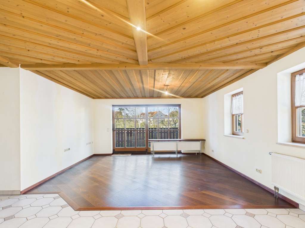 Immobilie in Stegaurach - Wohntraum auf mehreren Ebenen mit Garten und Grillplatz - Bild 2