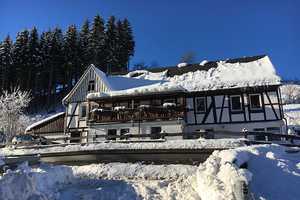 Charmantes Fachwerkhaus im Hochsauerland – Alleinlage – mit vielfältigen Nutzungsmöglichkeiten – Hochsauerlandkreis – Vorschaubild 3