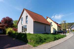 modernes Einfamilienhaus mit Garten in Jena Ilmnitz