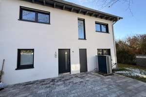 Exklusives Einfamilienhaus (KfW40plus) mit 7 Zimmern, Wellnessbereich, High-End-Technik – Die vollständige Adresse der Immobilie erhältst du vom Anbieter., 82061 Neuried – Vorschaubild 2