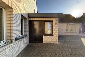 Attraktive Kapitalanlage: Mehrfamilienhaus mit Gewerbefläche und großem Grundstück – Die vollständige Adresse der Immobilie erhältst du vom Anbieter., 31860 Emmerthal – Vorschaubild 1