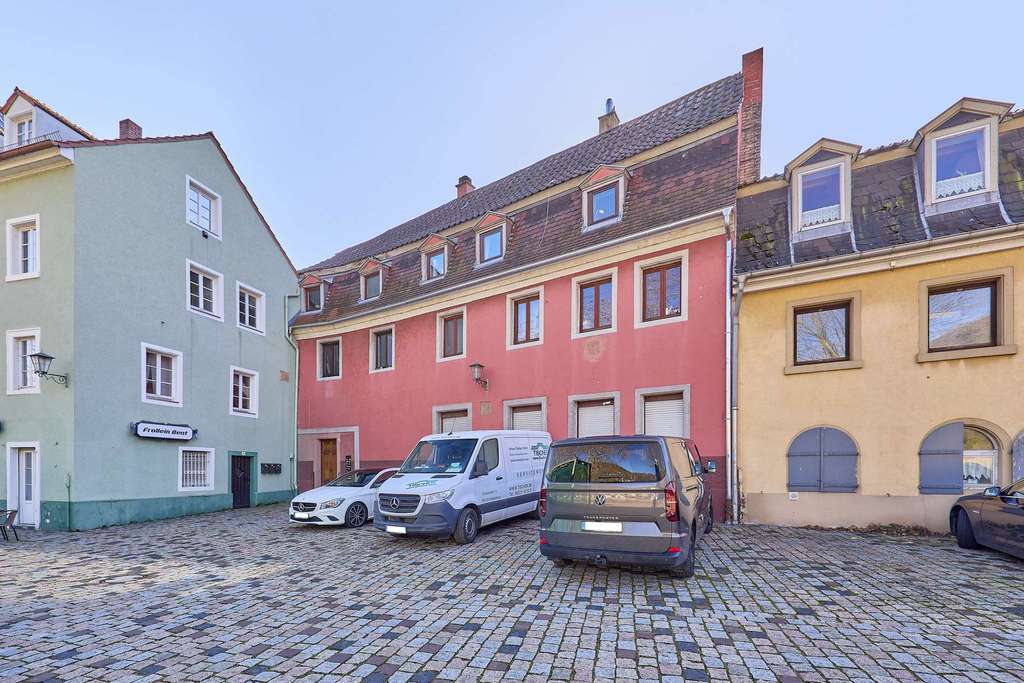 Immobilie in Heidelberg - Denkmalgeschütztes 7-Parteienhaus – Kapitalanlage mit klar definiertem Sanierungspotenzial - Bild 2