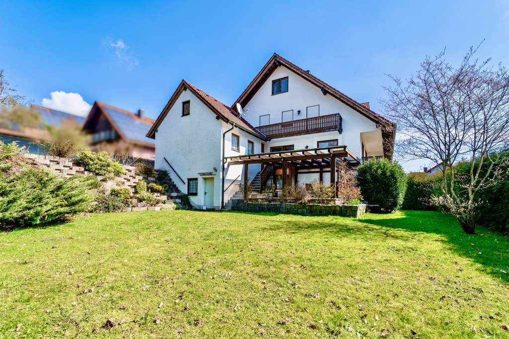 Immobilie in Haag an der Amper - Gepflegte Doppelhaushälfte mit Einliegerwohnung auf großzügigem Grundstück - Bild 0