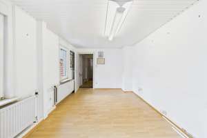 Bad Homburg v.d.H.: *Mehrgenerationenhaus mit Anbau und separagter Werkstatt im Hof* – Die vollständige Adresse der Immobilie erhältst du vom Anbieter., 61350 Bad Homburg vor der Höhe – Vorschaubild 29