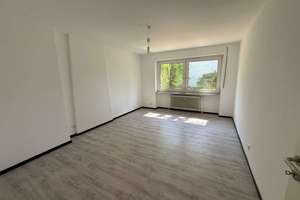 Großzügige 3 Zi.-Whg., Wohnküche, 2 Bäder, mit guten Anbindungsmöglichkeiten – Hasengartenstraße 15, 65189 Südost, Wiesbaden – Vorschaubild 6