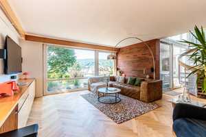 URLAUBSGEFÜHL – Stilvolles Haus mit XXL-Pool, sonnigem Garten, Garage und Naturblick in Remshalden – Rems-Murr-Kreis – Vorschaubild 2