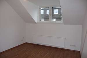 Lebendiges Wohnen: 2-Zimmer-Dachgeschosswohnung in Duisburg – Die vollständige Adresse der Immobilie erhältst du vom Anbieter., 47057 Neudorf-Nord, Duisburg – Vorschaubild 4