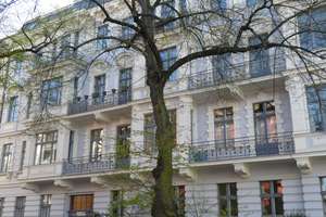 bezugsfrei: 3-Zimmer Altbauwohnung in herrschaftlichen Stuckhaus