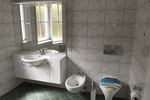 Gepflegtes Zweifamilienhaus mit sechs Stellplätzen in Markt Taschendorf – Die vollständige Adresse der Immobilie erhältst du vom Anbieter., 91480 Markt Taschendorf – Vorschaubild 3