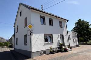 Gepflegtes Einfamilienhaus mit Einliegerwohnung im schönen Hahn am See – Die vollständige Adresse der Immobilie erhältst du vom Anbieter., 56244 Hahn am See – Vorschaubild 2