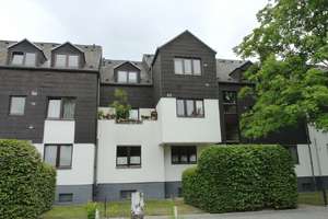 Schöne 2-Zimmerwohnung mit Sonnenterrasse und herrlichem Ausblick in den großen parkähnlichen Garten