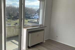 Frisch renovierte 2-Zimmer-Wohnung mit Balkon in Duisburg – Fiskusstraße 106, 47167 Neumühl, Duisburg – Vorschaubild 4