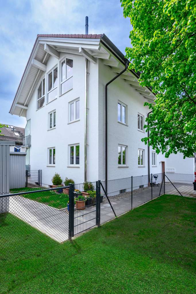 Immobilie in Höhenkirchen-Siegertsbrunn - provisionsfreies Investment: vermietete 4-Zimmerwohnung mit Balkon in Höhenkirchen-Siegertsbrunn - Bild 4
