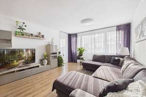 Wohnen mit Komfort: Hochwertige 4-Zimmer-Wohnung mit Einbauküche, Balkon & Garage in Regensburg! – Die vollständige Adresse der Immobilie erhältst du vom Anbieter., 93057 Reinhausen, Regensburg – Vorschaubild 6