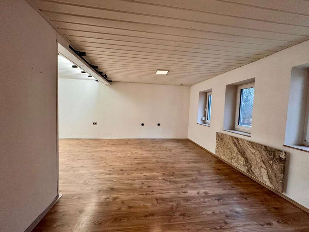 Immobilie in Erlenbach - Familienfreundliches Wohnhaus mit viel Potenzial und Scheune - Bild 4