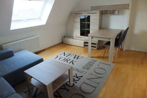 Gepflegte möblierte Dachgeschosswohnung für 1 Person, mit zwei Zimmern plus EBK und Bad