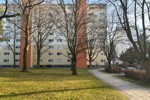 Charmante Etagenwohnung mit Süd-Balkon und TG-Stellplatz – München Hasenbergl