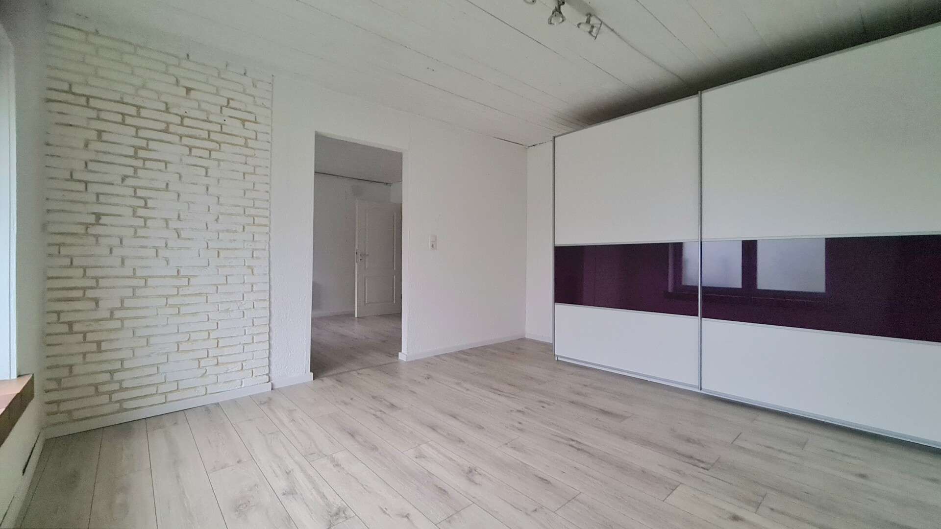 Immobilie in Hennef (Sieg) - Gepflegtes, verklinkertes Zweifamilienhaus mit zwei Garagen und PV-Anlage in Hennef-Blankenberg! - Bild 5