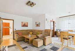 Weitläufiger Wohn- Essbereich