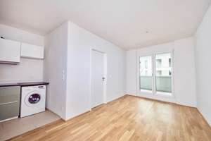 Stilvolle 2-Zimmer-Wohnung mit Balkon, Lift und EBK in Mitte