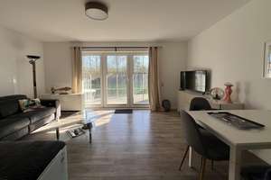 Wohnen, wo andere Urlaub machen – Doppelhaushälfte mit Terrasse und Balkon – Die vollständige Adresse der Immobilie erhältst du vom Anbieter., 24398 Brodersby – Vorschaubild 2