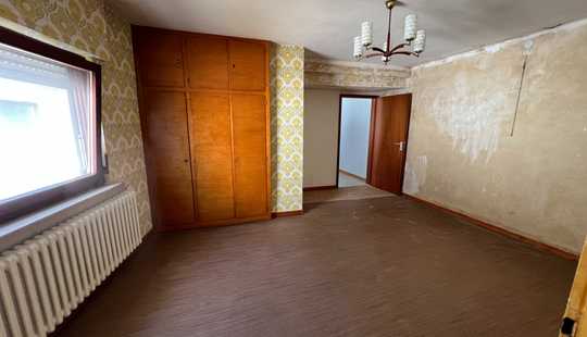 Bild von Vielseitiges Haus mit Nebengebäude, Garten und 6 Zimmern auf 150 m² Wohnfläche