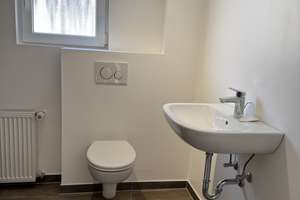 Helle und modernisierte 2-Zimmer-Eigentumswohnung im Zweifamilienhaus in Darmstadt-Wixhausen – Die vollständige Adresse der Immobilie erhältst du vom Anbieter., 64291 Wixhausen, Darmstadt – Vorschaubild 2