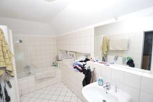 RÖNPAGEL IMMOBILIEN: Wettbergen Schöne 3 Zi. DG WHG - Dachterrasse - EBK optional – Aalborghof 14, 30457 Wettbergen, Hannover – Vorschaubild 10