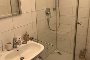 Stilvolle, gepflegte 1-Zimmer-Wohnung mit Balkon und EBK in Erlangen – Gebbertstr. 38, 91052 Stubenloh, Erlangen – Vorschaubild 3