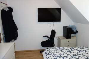 KOMFORT WOHNUNG IN URDENBACH HELL UND RUHIG KOMPLETT LAMINAT WANNENBAD 2 ZIMMER / 3. ETAGE (DG) – Gänsestraße 38, 40593 Urdenbach, Düsseldorf – Vorschaubild 7