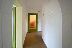 NBG-EIBACH: KOMPLETT SANIERUNGSBEDÜRFTIGES 2-FAMILIEN-REIHENMITTELHAUS OHNE GARAGE IN RUHIGER LAGE – Riedenburger Straße 39, 90451 Röthenbach Ost, Nürnberg – Vorschaubild 12