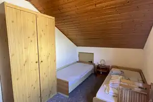 Geräumiges + gepflegtes 7-Zimmer-Wohnhaus und Nebengebäude (für Gewerbe) in Königsbrunn – Augsburg (Kreis) – Vorschaubild 8