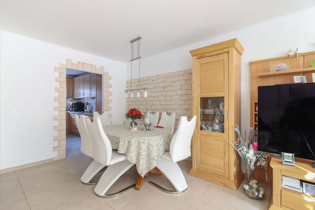 Immobilie in Wöllstadt - Ankommen und wohlfühlen: Modernes Reihenhaus mit Gartenidylle in Wöllstadt - Bild 3